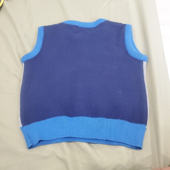 Stylish and Cozy 2T-3T Toddler Boys' Clothing Bundle Perfect for Fall and Winter - Picture 7 of 12